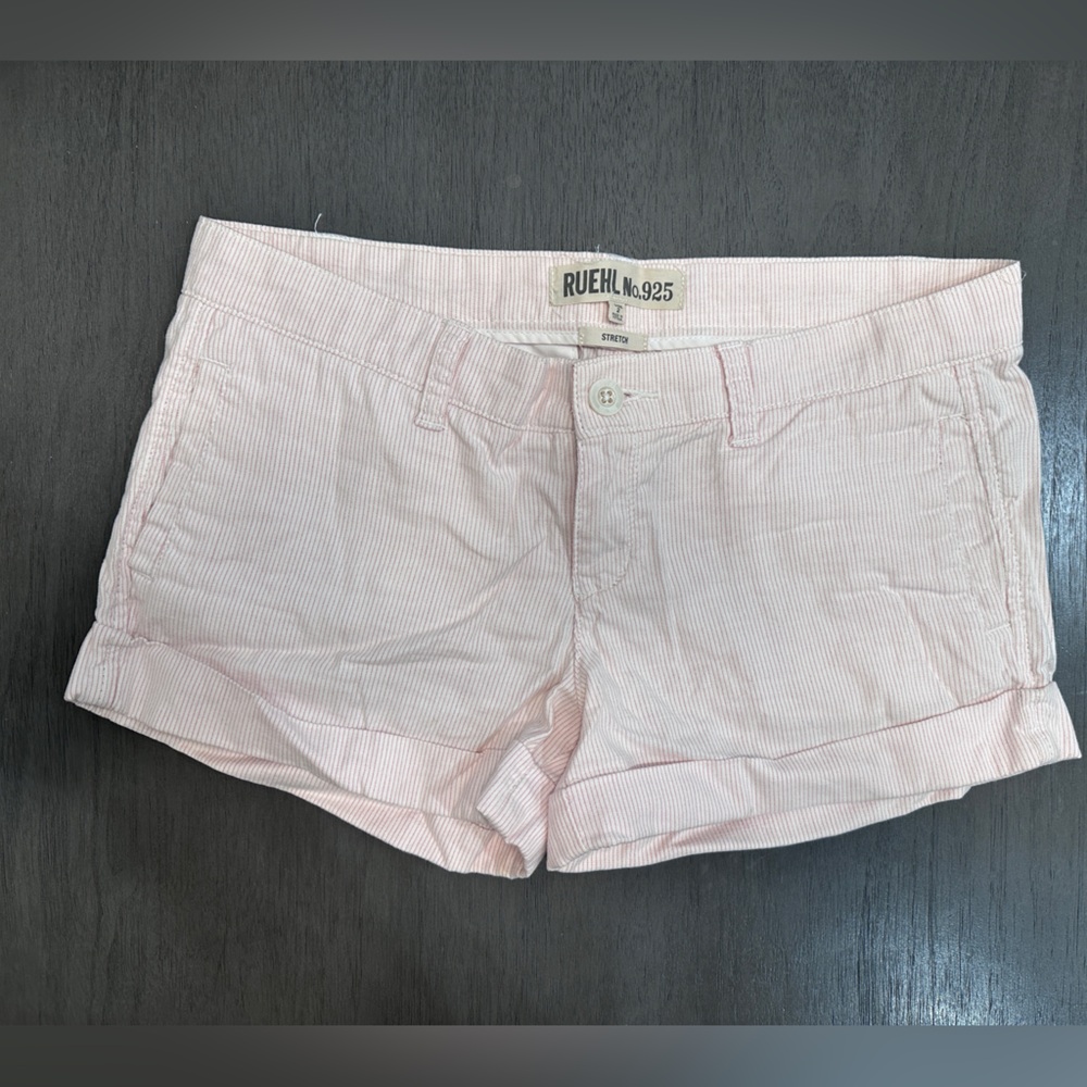 Ruehl No. 925 White with Red Pinstripe Shorts Size 2